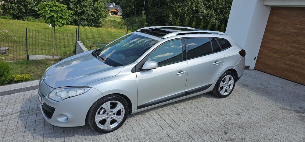 Renault Megane 2.0 140KM Benzyna Automat Panorama GrzaneFotele Klimatronik Parktronik