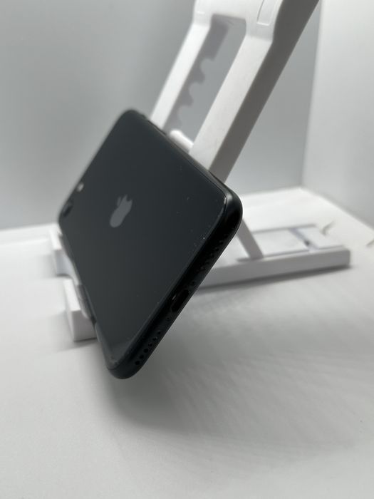 iPhone se 3 2022 64gb black  Neverlock