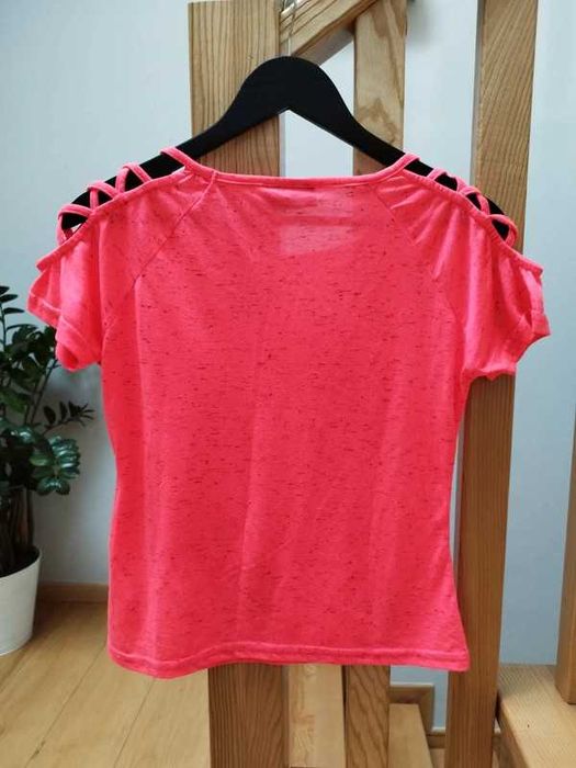 Koszulka z odkrytymi ramionami