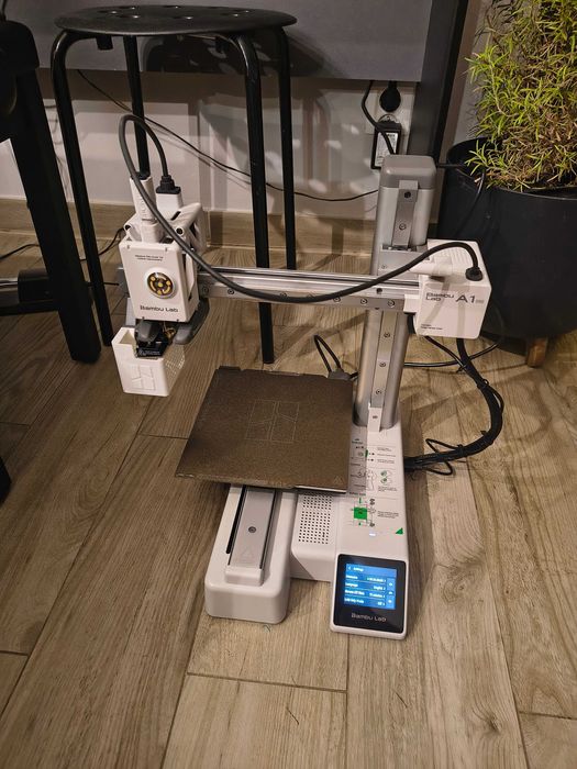 Drukarka Bambulab A1 Mini + dodatkowe oświetlenie