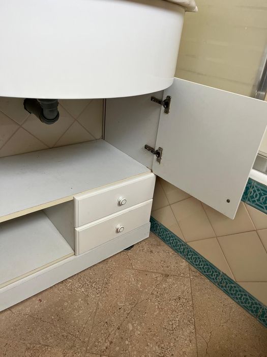 Móvel WC completo com lavatório e torneira – ideal substituição/remodelação