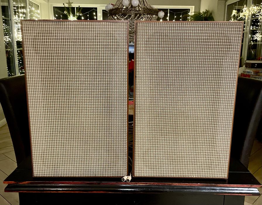 Grundig box 30a piekne drewniane do lampy i germanow piekna barwa