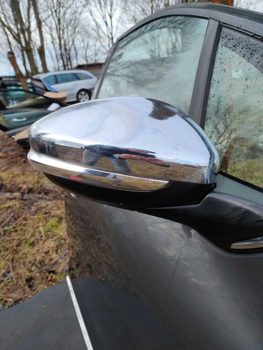 Peugeot 2008 Lusterko prawe chrom 9 pin