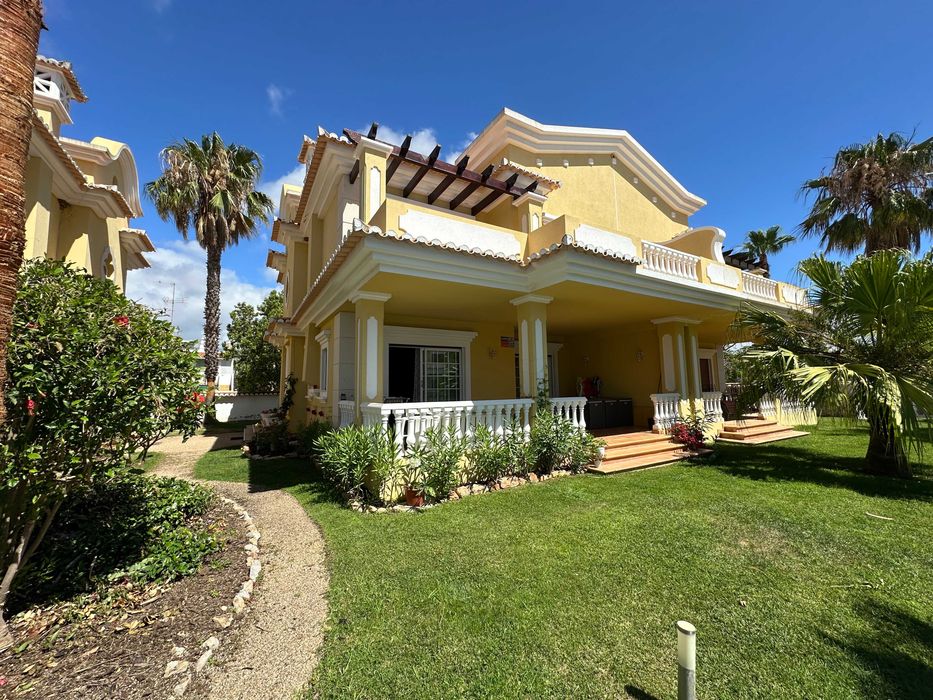 Moradia de Prestígio à Venda Perto de Tavira – Algarve