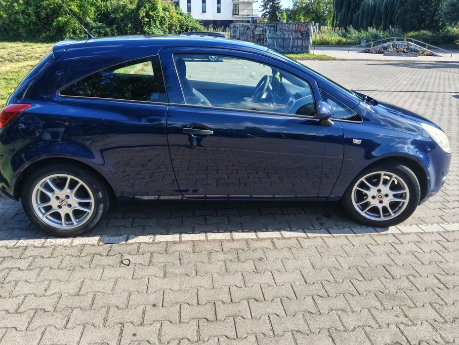 Opel Corsa D rok 2009