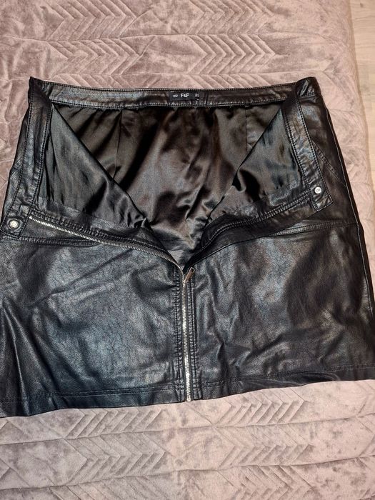 Продам спідниці в ідеальному стані на об 120