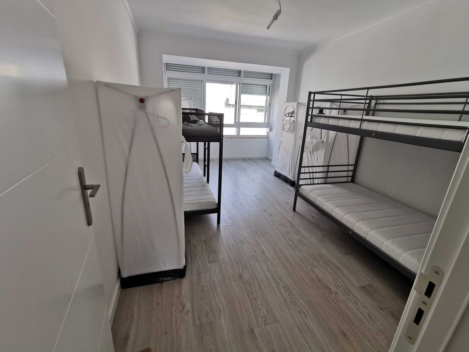 Alugo quartos partilhados vagas femininas e masculinas,Queluz,Damaia.