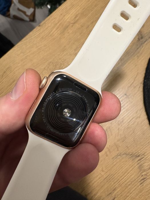 Uszkodzone apple watch SE