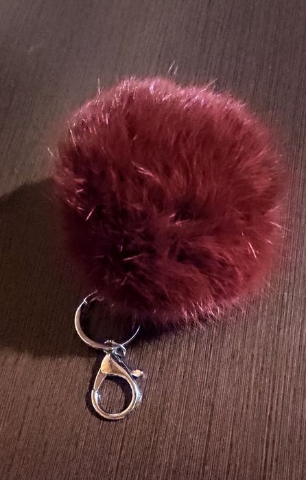 Duży pompom brelok przywieszka