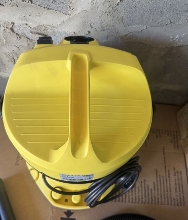 Продам пилосос Karcher WD-2