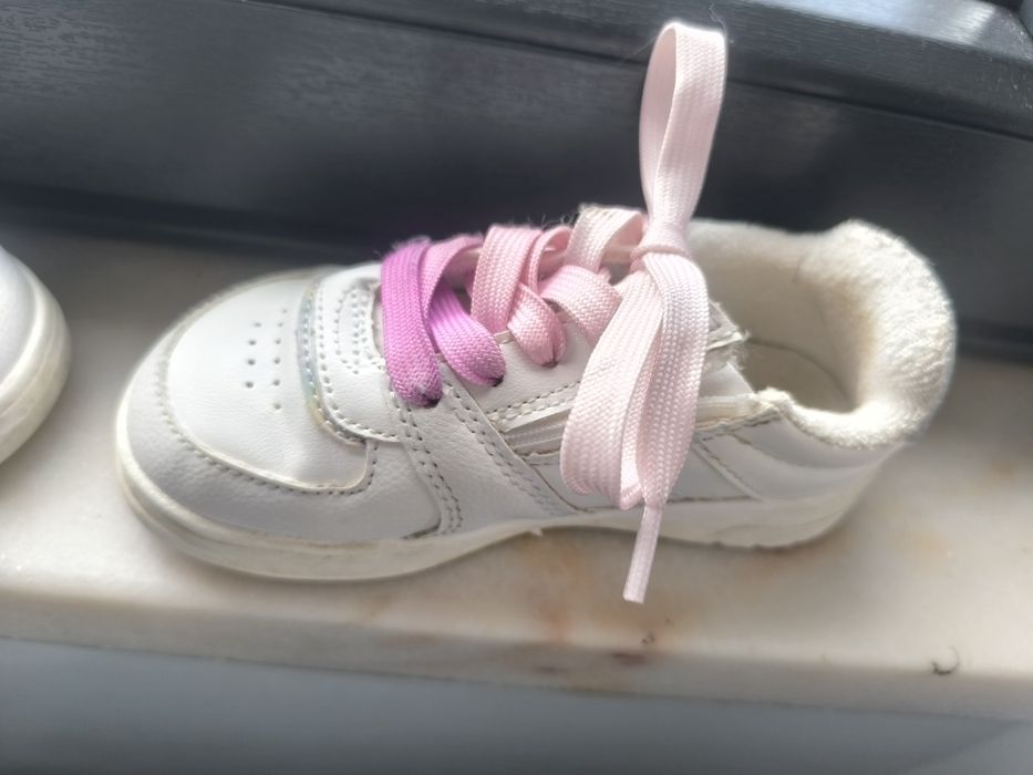 Tênis para menina da Zara tamanho 26