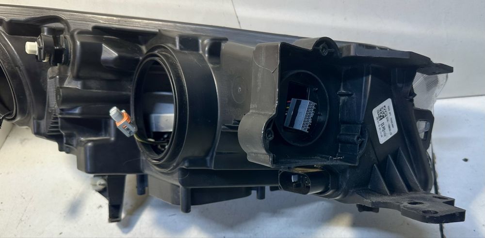 Фара левая Ford Escape 2017 2018 2019 GJ54-13W030-CF