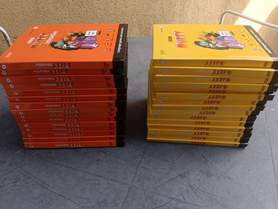 Coleção multi linguas - 30 livros com CD e DVD