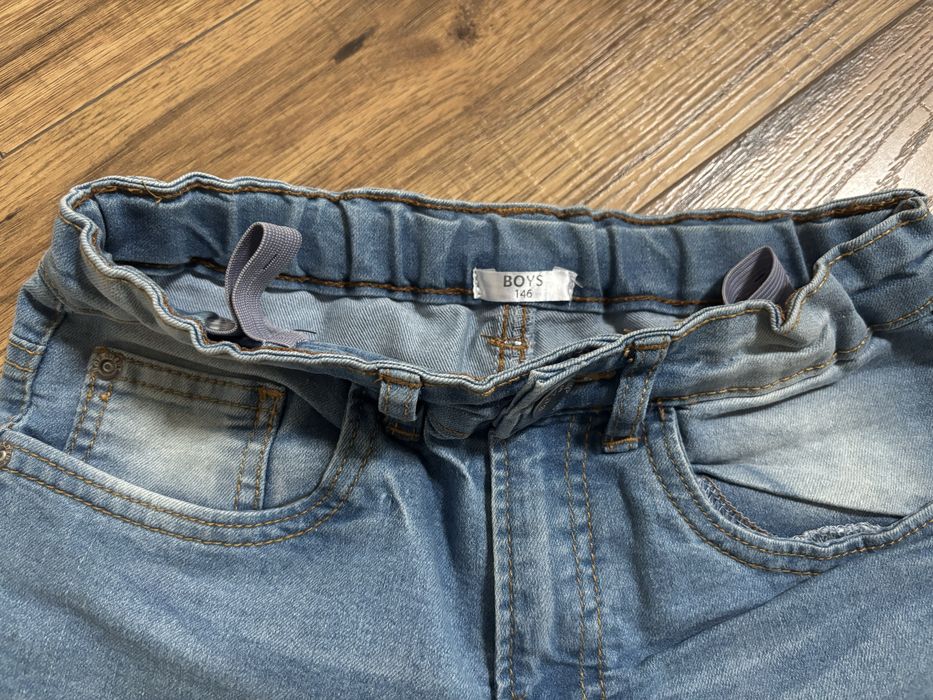 Krótkie spodenki jeansowe rozm.146 Boys