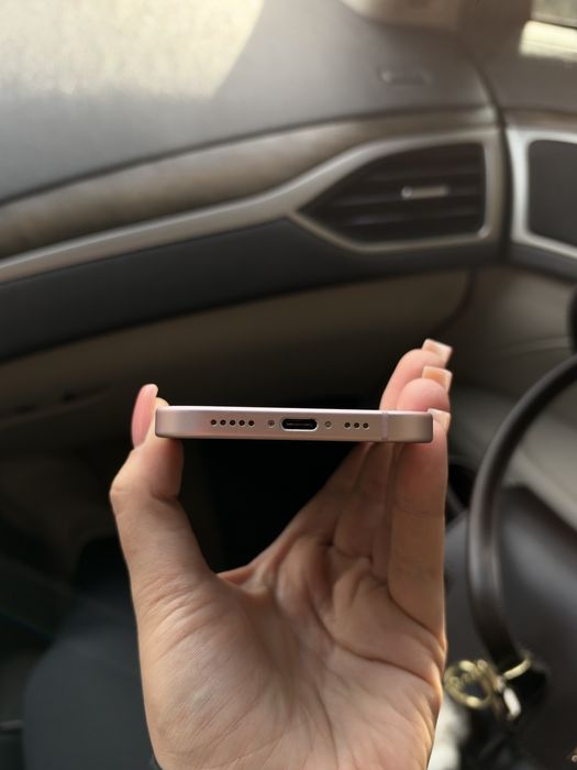 iPhone 15, 128 GB