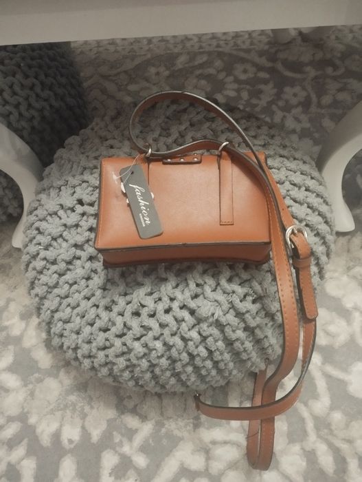 Nowa kamelowa saszetka