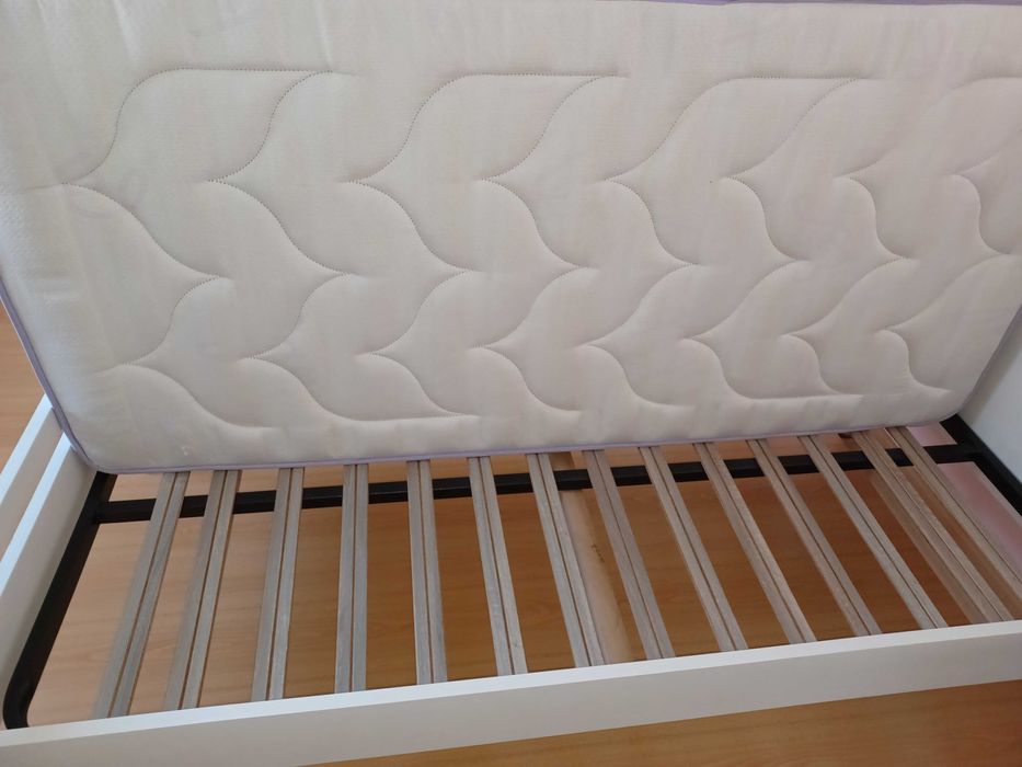 Cama de solteiro para menina