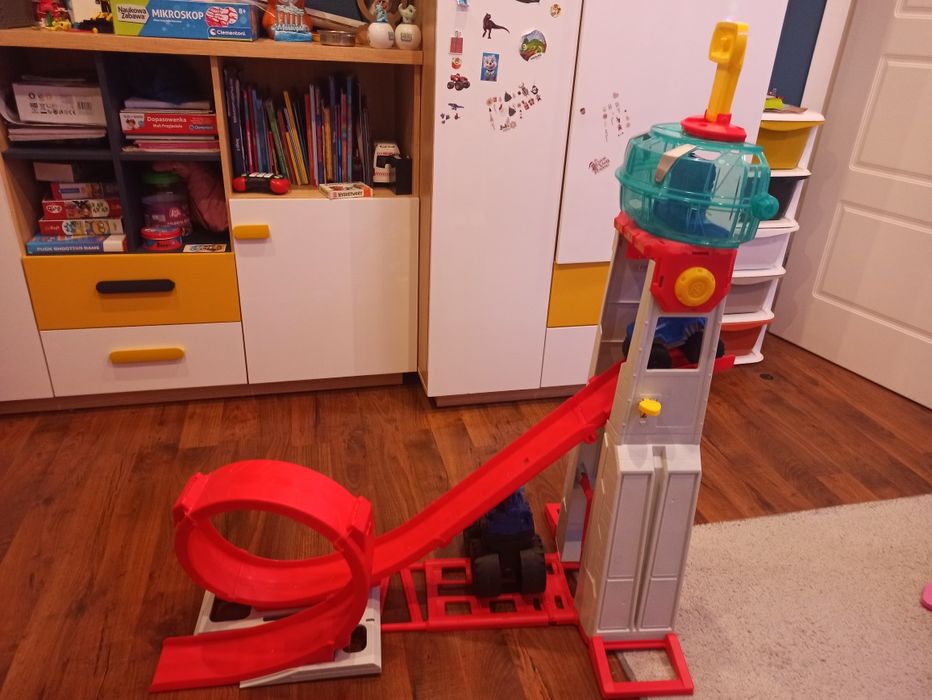 Duża wieża, baza Psiego Patrolu - Pętla Super Loop