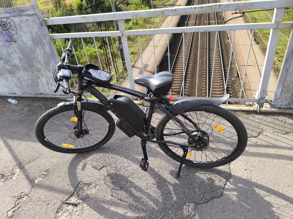 Продам електровелосипед  500вт 18ач 45кмч 60+ км
Двигун: 500 Вт, редук