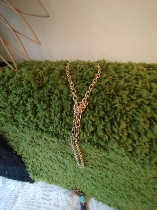 Colar Gravata Dourado – Estilo Lariat Moderno