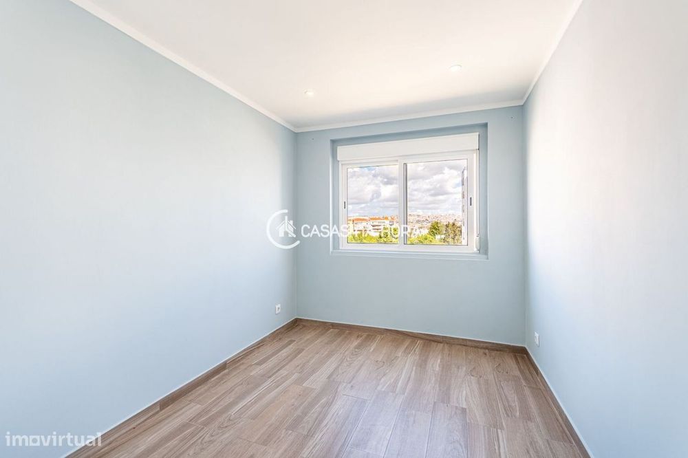 Apartamento Duplex com Suite no Sótão | Benfica  Bairro das Pedralvas