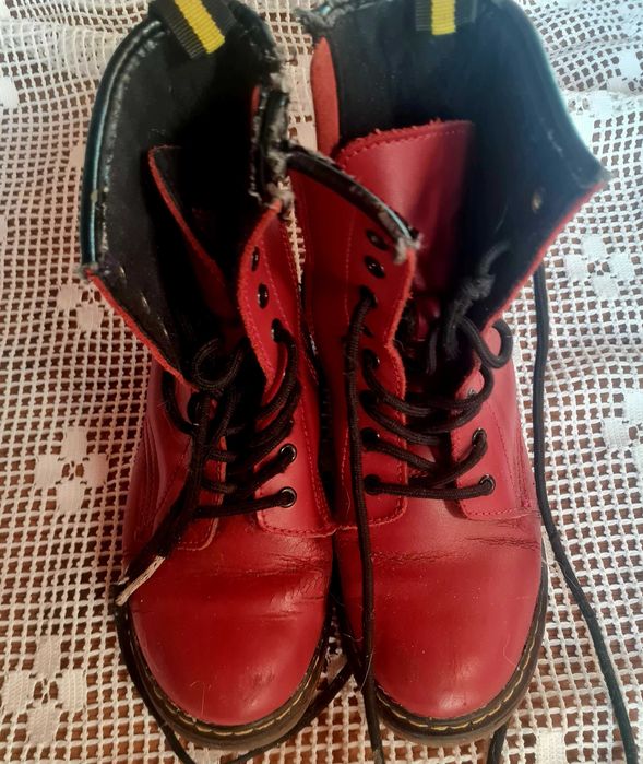 Bordowe buty za kostkę