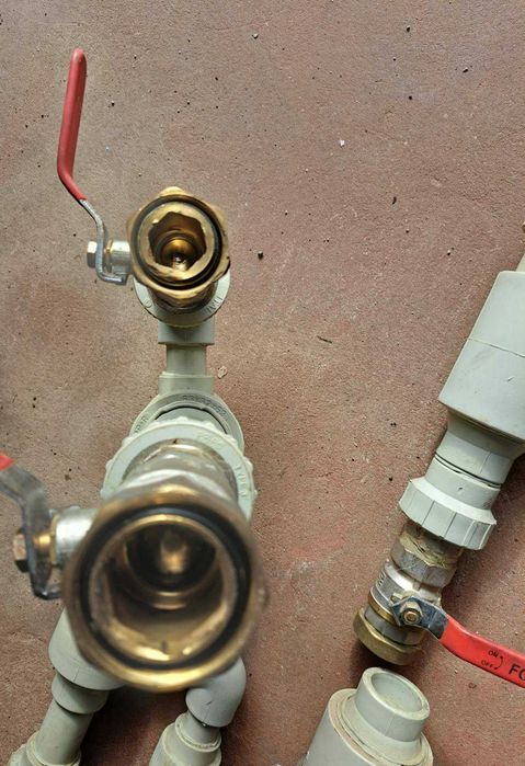 Кран, трубы, краны шаровые водопроводные Д32мм и Д25 мм