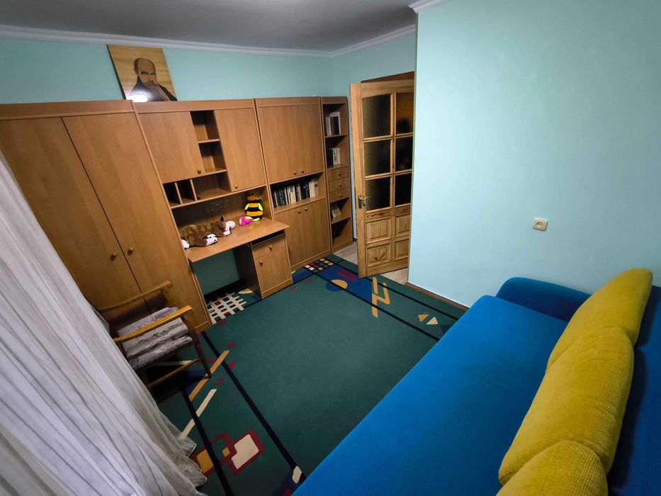 Здам простору 3-кімн квартиру з косм ремонтом у тихому центрі міста.