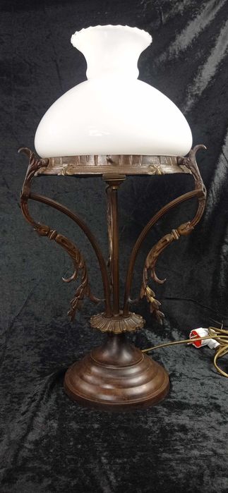 Duza elegancka mosiezna lampa nocna do salonu OS1013