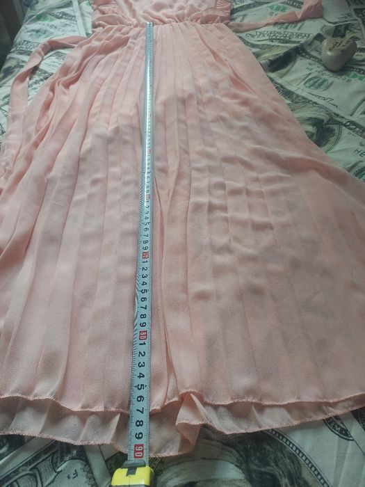 Delikatna sukienka na wesele lub komunię