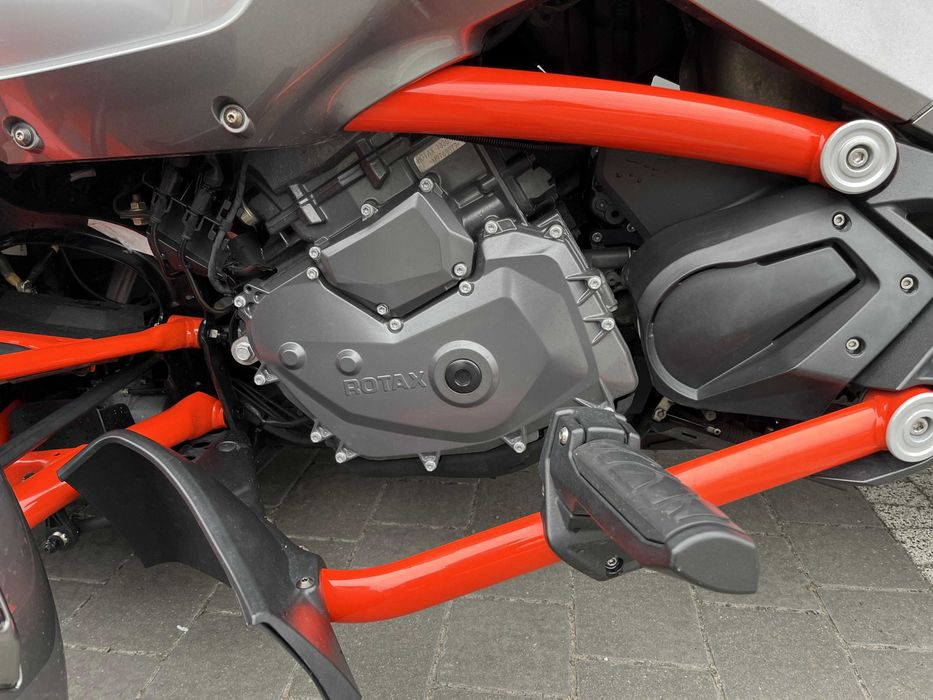 CAN-AM SPYDER F3 T-long, na kat. B