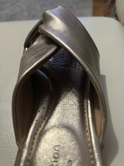 Clarks złote klapki r 37