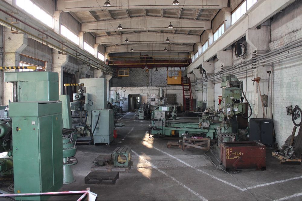 Продам Виробничий комплекс, 4294 м.кв, 1,7 Га ділянка, цеха, склад