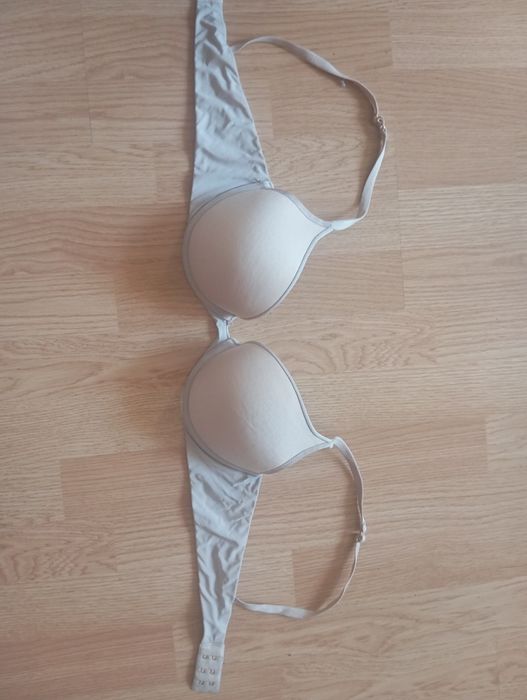 Biustonosz Triumph r 75 B