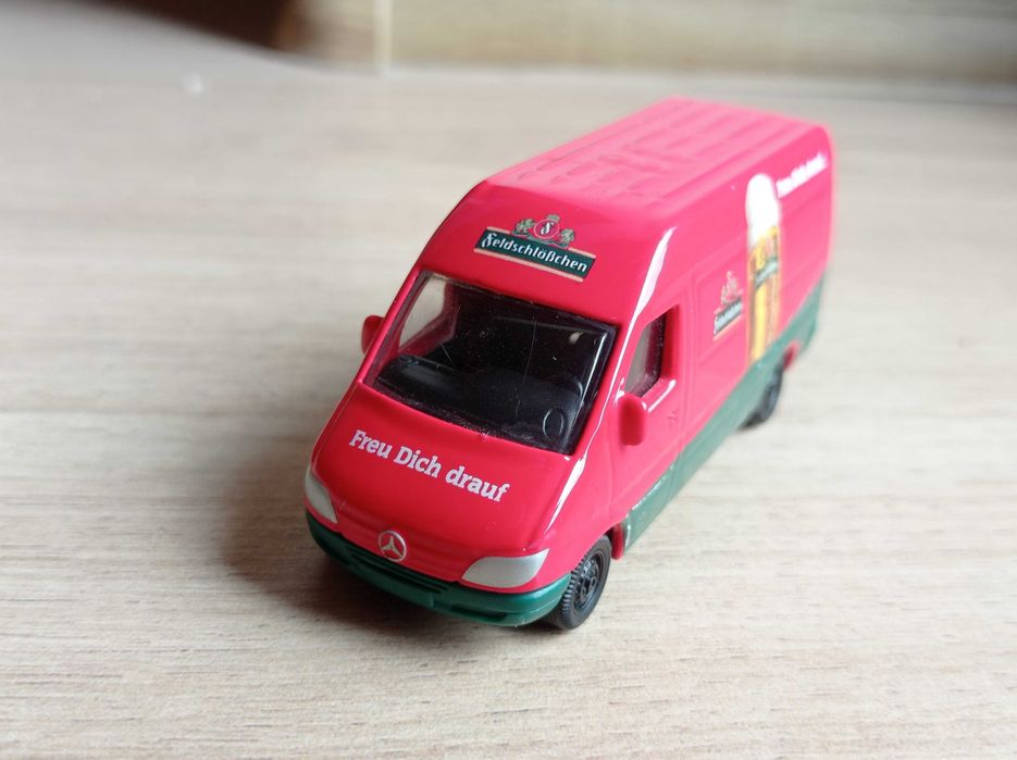 1:64 Mercedes Benz Sprinter model samochodu Grell piwo