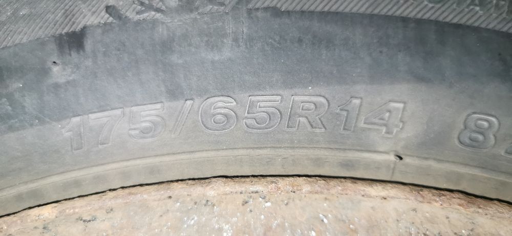 Opony zimowe plus felgi stalowe  175/65R14