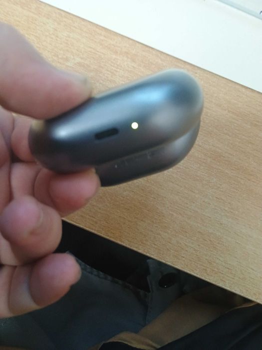 Кейс под наушники HUAWEI Работающий