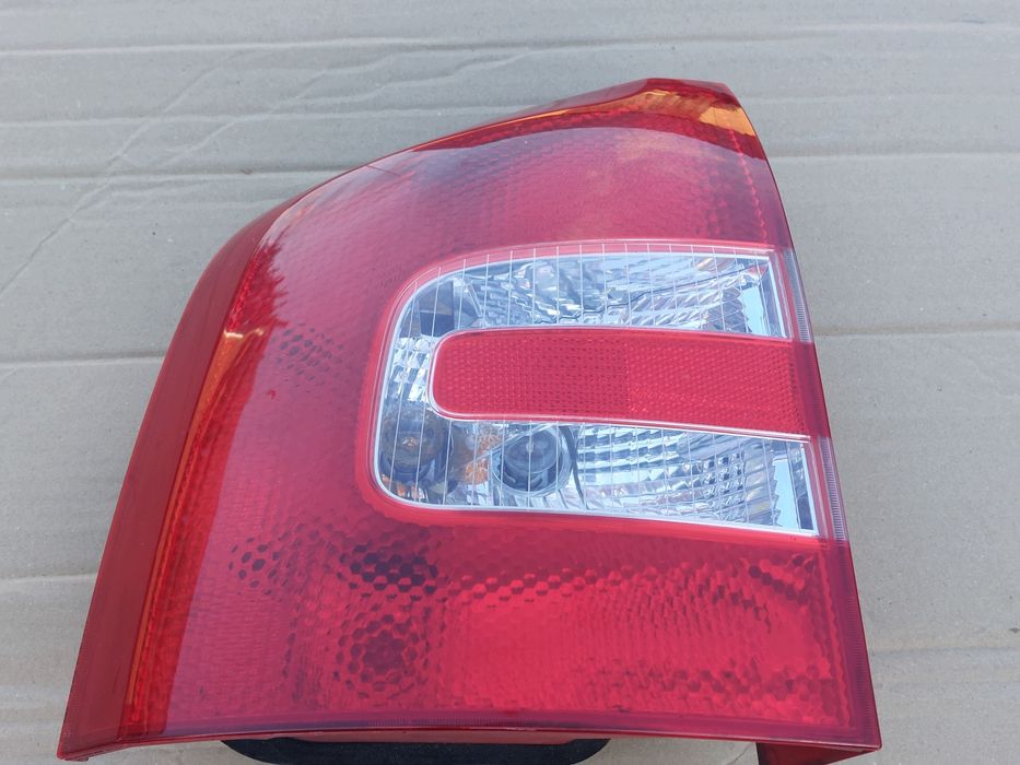 skoda octavia ii 2 kombi lampa tył tylna lewa 1z9945095b 1z9945257 oryginał