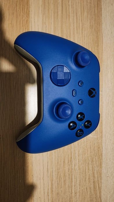 Pad Xbox seria x  analogi hala jak nowy oryginalny !