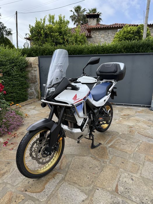 Honda Transalp XL750 (carta A2)