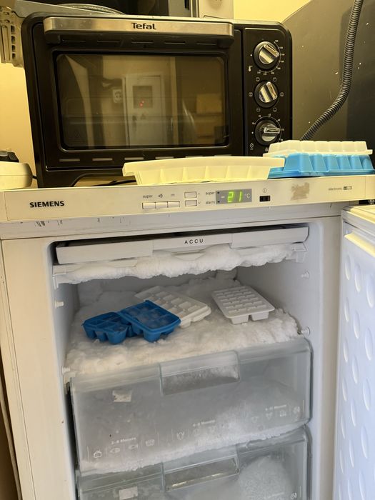 Морозильна камера siemens торг для кавʼярні /ресторану