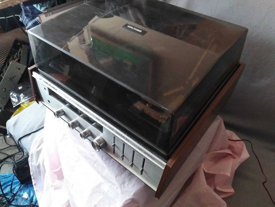 Gramofon amplituner Weltham jeden z kanałów nie działa