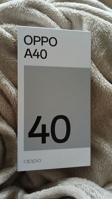 OPPO A40 + capa.