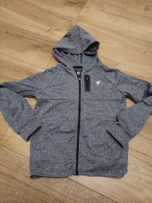 Zasuwana sportowa bluza z kapturem