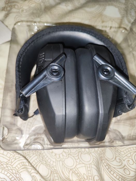 Навушники активні Walker's Razor Slim Electronic Muffs Black Multicam