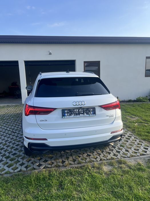 Q3 s-line panorama quatro