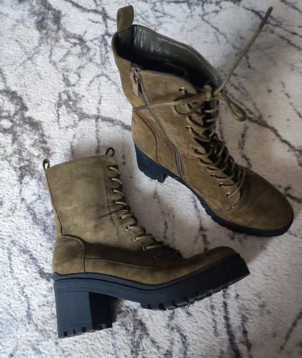 Damskie Zamszowe sznurowane botki khaki trepy r 41
