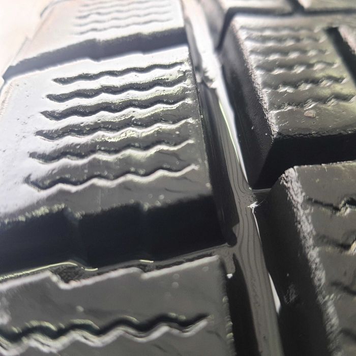 opony dunlop Sj8 7.5mm  235/55R20