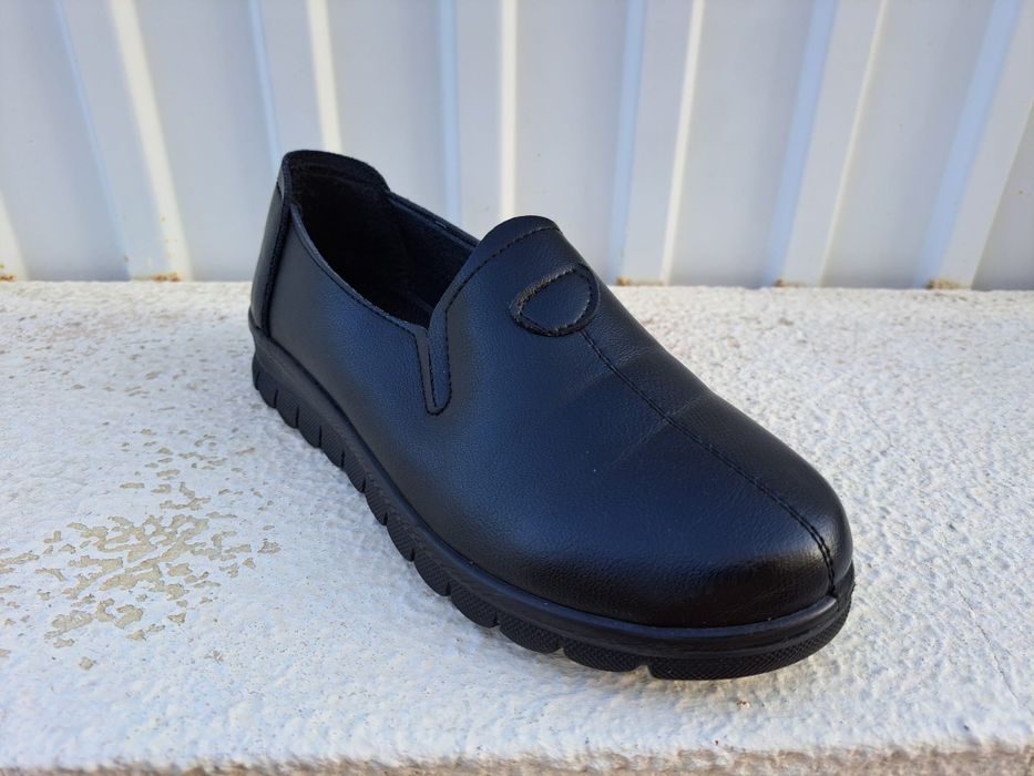 Vende se sapatos de pele n36 macios e leves