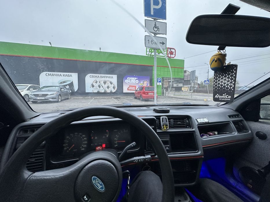 Форд сиера универсал 1.6